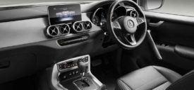 interior Mercedes Benz X-Class 2