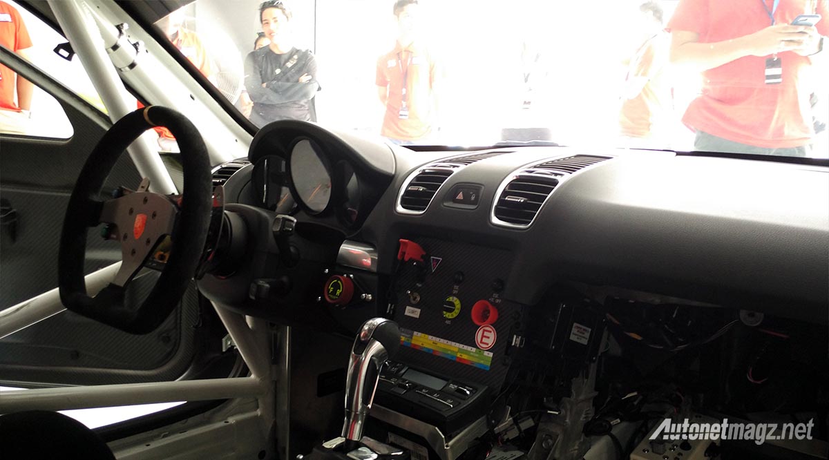 International, porsche cayman gt4 clubsport mr cabin: Porsche Cayman GT4 Clubsport : Adik 911 Kini Siap Balapan!