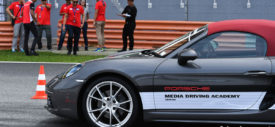 porsche media driving academy 2017 porsche 911 turbo s braking practice