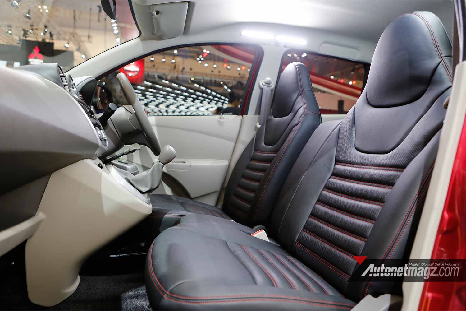 Berita, Interior Datsun Go PI: GIIAS 2017 : Datsun Perkenalkan Datsun Go Panca Varian Baru