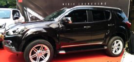 interior isuzu mu-x facelift 2017 indonesia