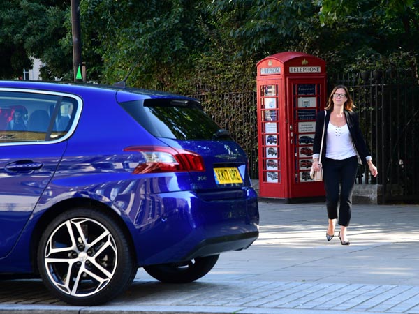 Berita, Peugeot ecommerce portal: Peugeot Perkenalkan Dealer Mobil Terkecil di Dunia