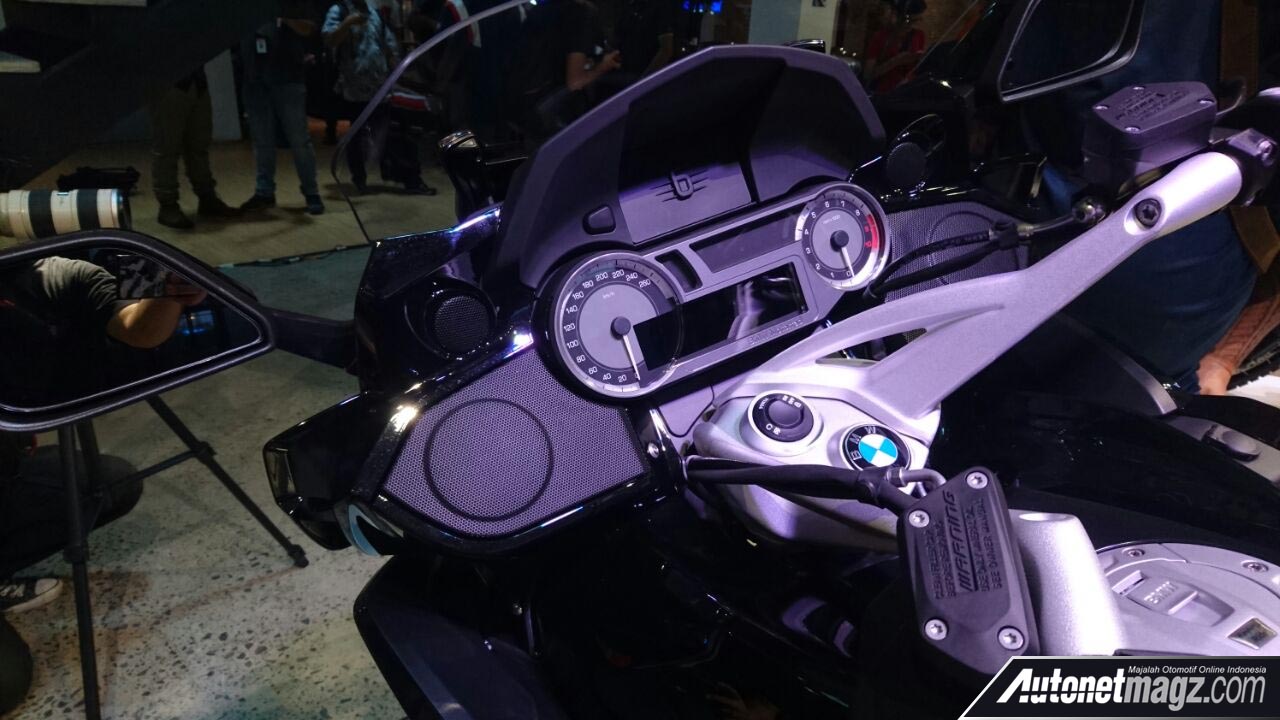 Berita, speedometer BMW K 1600 B: BMW Motorrad Perkenalkan Seri K1600B di Indonesia