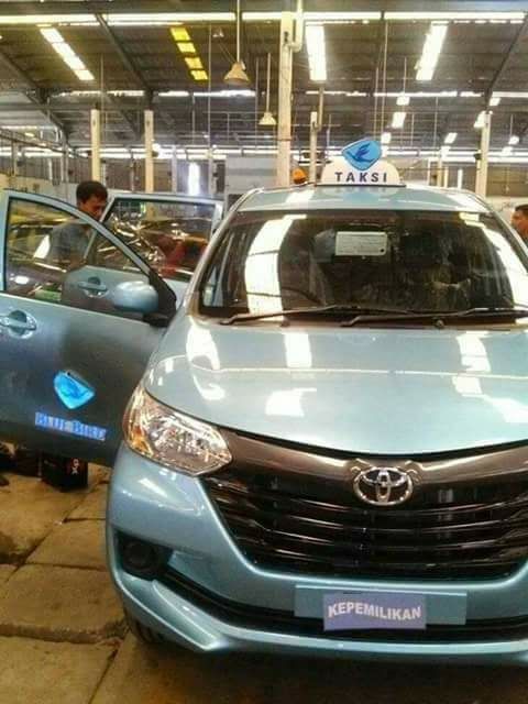 Nasional, toyota avanza taksi bluebird: Toyota Avanza Transmover Resmi Jadi Taksi Bluebird!