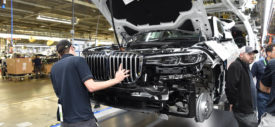 Teaser produksi BMW X7 – perakitan