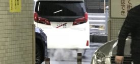 Toyota Alphard spyshot samping