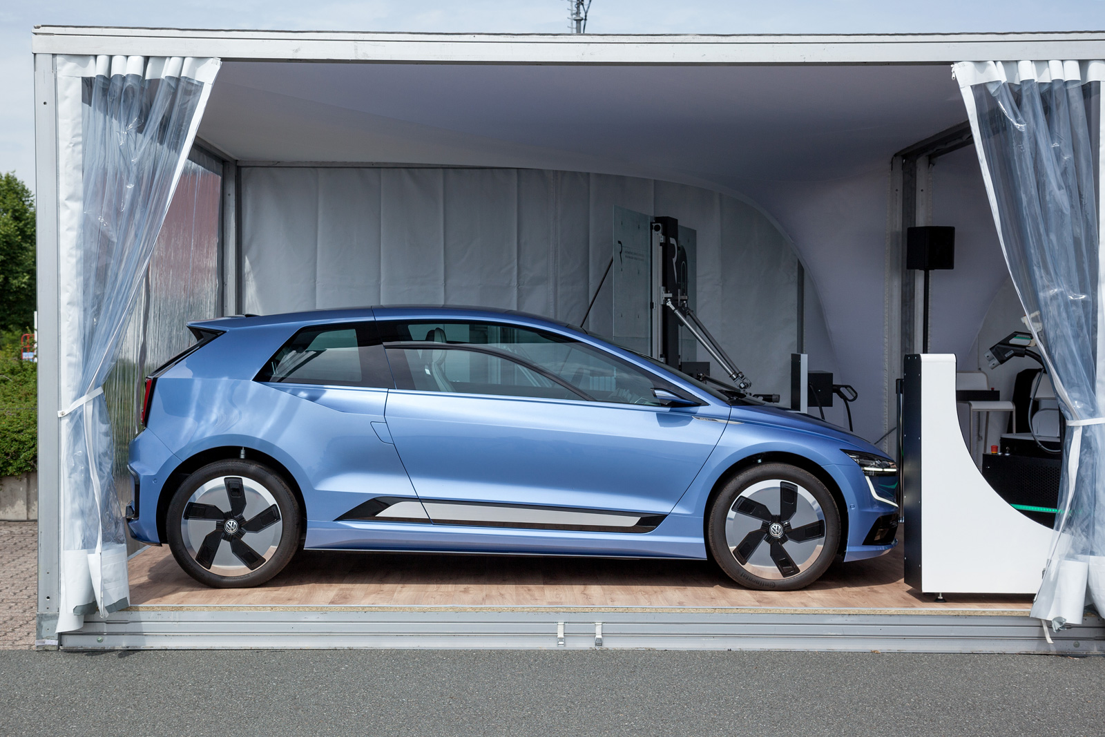 Berita, VW Gen E Concept samping: VW Golf 2019 Akan Lebih Gemuk, Namun Mesin Lebih Efisien