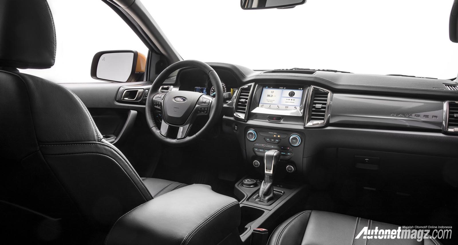 Berita, dashboard Ford Ranger 2018: Ford Ranger 2018 : Mesin EcoBoost Dan Transmisi 10-Speed