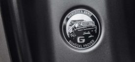 sisi depan Mercedes-Benz G-Class W464