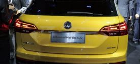 Volkswagen Advance Midsize SUV belakang
