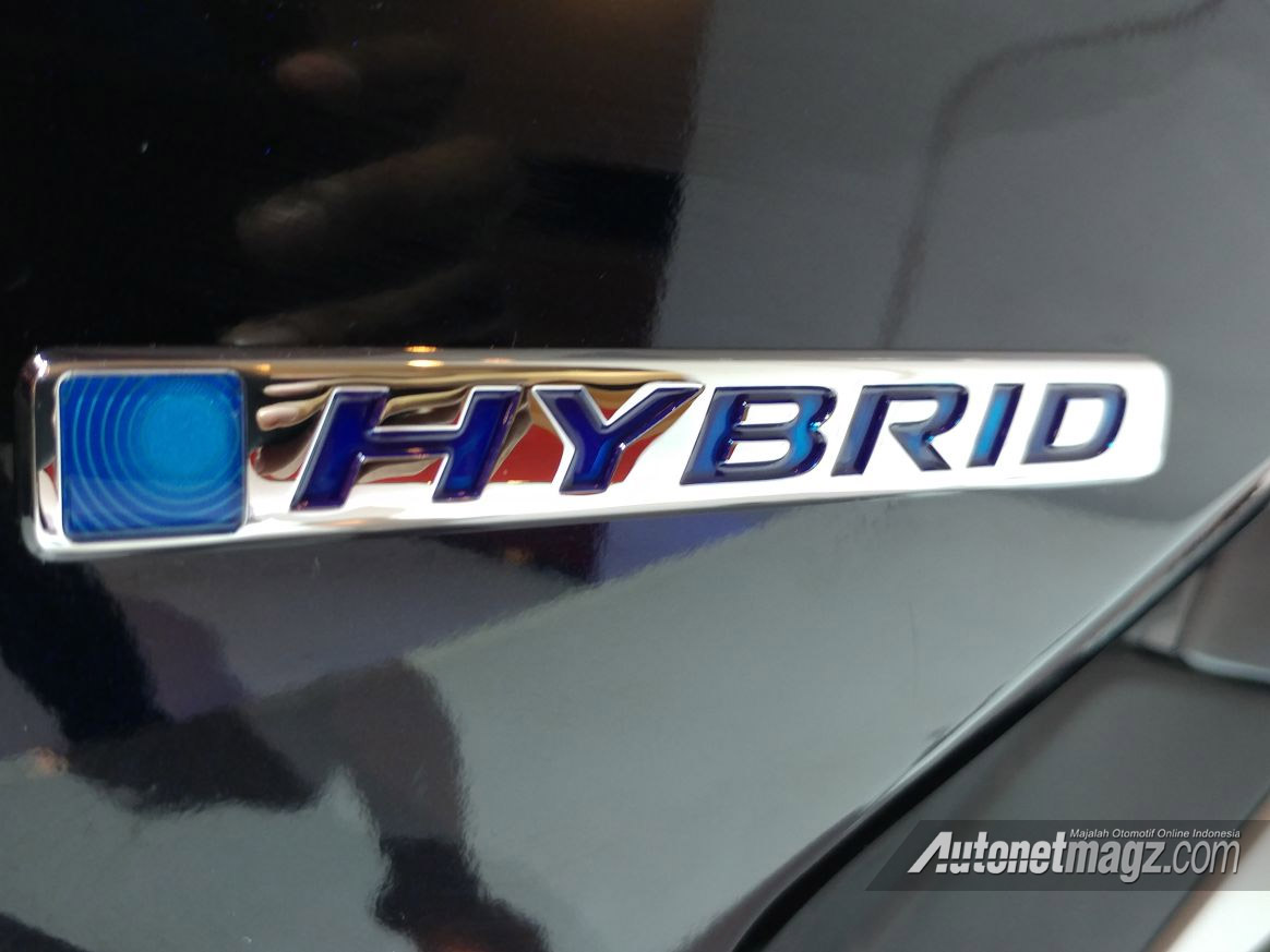 Berita, Emblem Honda PCX Hybrid: IIMS 2018 : Honda Berpeluang Tanamkan Sistem Hybrid di Skutik Lainnya