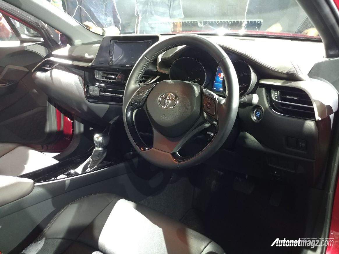 Berita, Interior Toyota C-HR Indonesia: Toyota C-HR Resmi Diluncurkan di Indonesia, Harga Mulai 488 Juta!