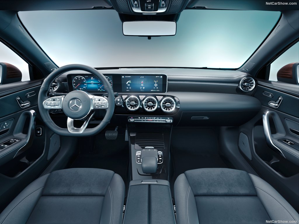 Mobil Baru, Mercedes-Benz A-Class L Sedan interior: Mercedes-Benz A-Class L Sedan Diperkenalkan di China