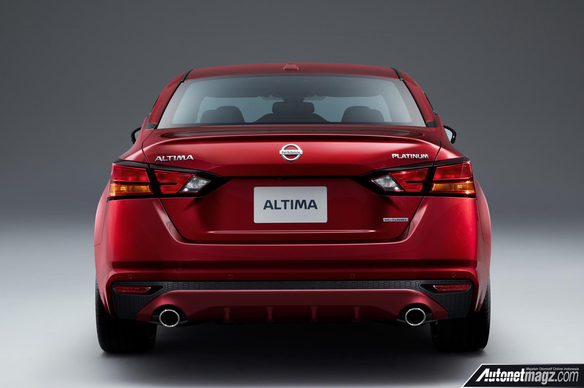Berita, Nissan Altima 2019 sisi belakang: Nissan Altima 2019 Hadir dengan Mesin Turbo dan AWD