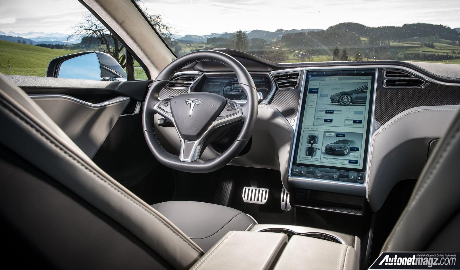 Berita, Tesla Model S 2013 interior: Recall Terbesar Tesla Model S Terjadi Akibat Setir Bermasalah