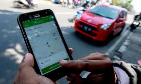 Daihatsu, images: Penggunaan Taksi Online, Apakah Solusi Transportasi Urban?
