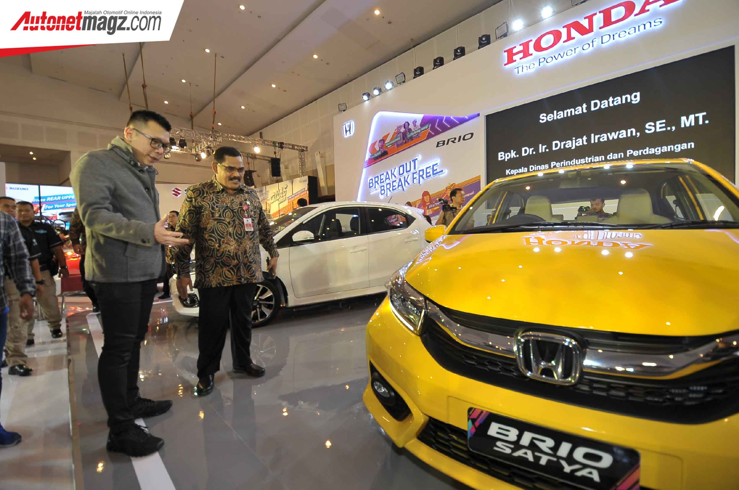 Berita, New Honda Brio GIIAS Surabaya 2018: Harga New Honda Brio Rilis di Surabaya, Selisih 10 Juta!