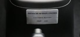 sisi belakang Mitsubishi Space Star Cross