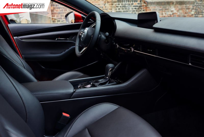 Berita, Interior Mazda 3 SkyActiv-X 2019 hatchback: Inilah Wujud Asli Mazda 3 SkyActiv-X 2019 Versi Sedan & Hatchback, Cakep!