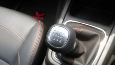 Wuling Confero S ACT : Dua Pedal Tapi Tetap Oper Manual Wuling Confero S ACT : Dua Pedal Tapi Tetap Oper Manual