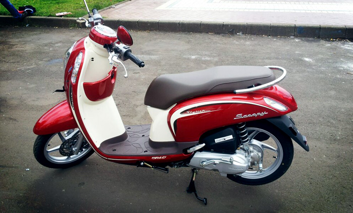 Honda Scoopy  FI Classic Red AutonetMagz Review Mobil 