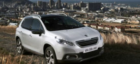 Peugeot 2008 Crossover Panoramic Roof
