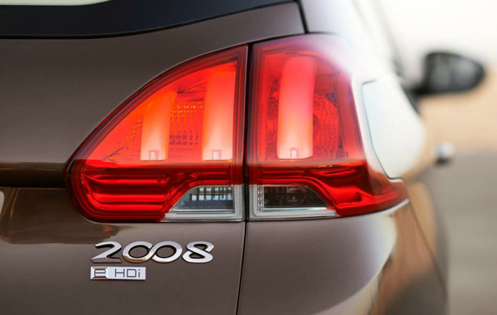 Mobil Baru, Peugeot 2008 Crossover Rearlights: Peugeot 2008 Crossover : Crossover Stylish!