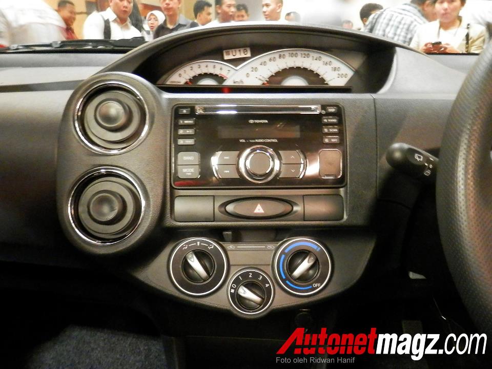 Dashboard Toyota Etios  AutonetMagz Review Mobil  dan 