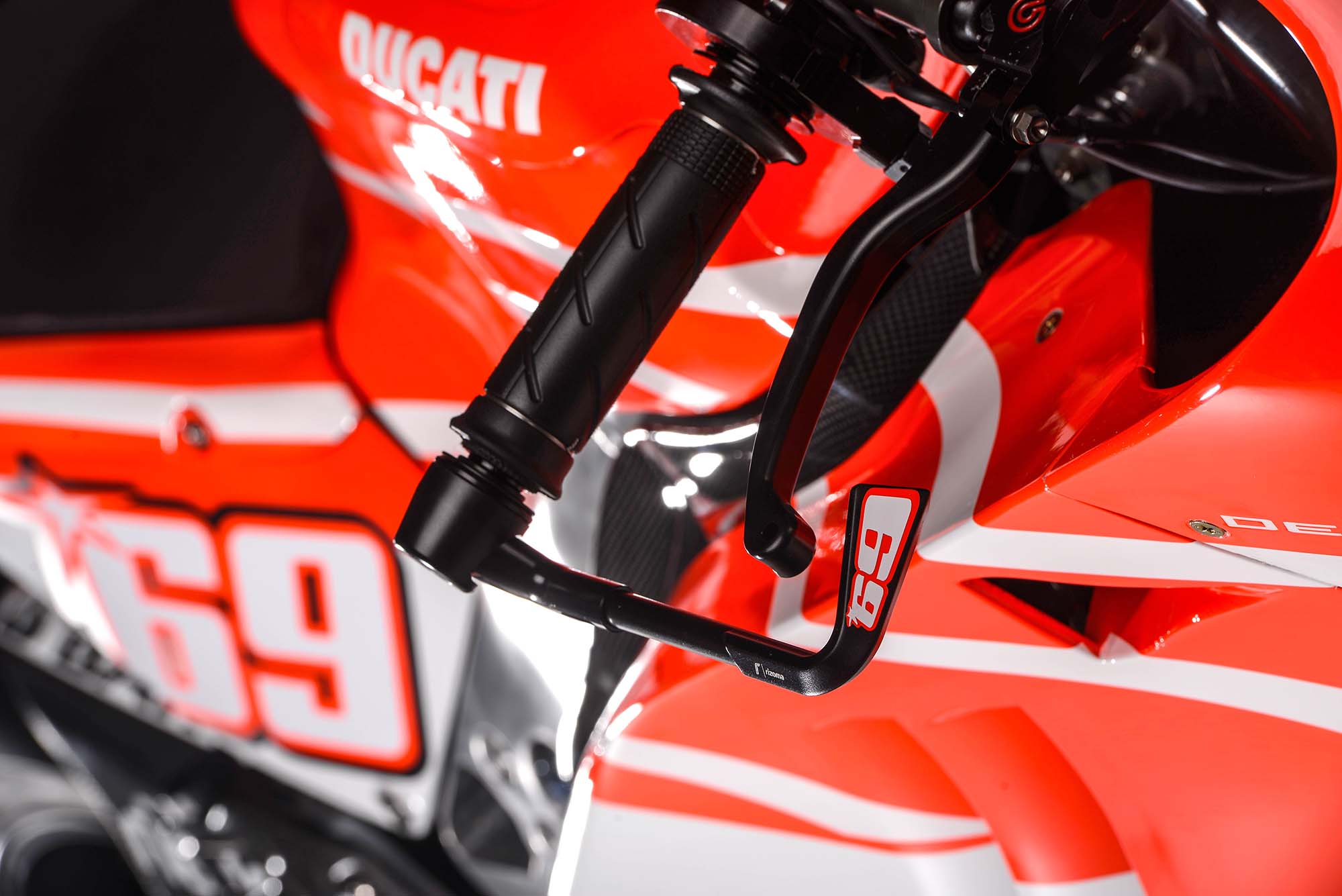 Gambar Terbaru Motor Ducati Desmosedici GP13 AutonetMagz Review