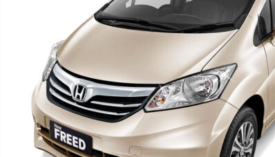 Honda Freed 2013 Mendapatkan Facelift dan Double Blower