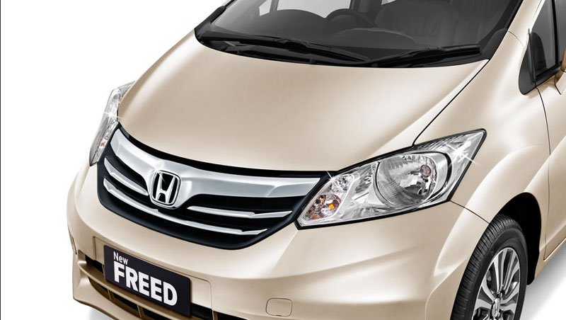 Honda, Honda Freed 2013 Grille: Honda Freed 2013 Mendapatkan Facelift dan Double Blower