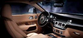 Rolls-Royce Wraith Belakang