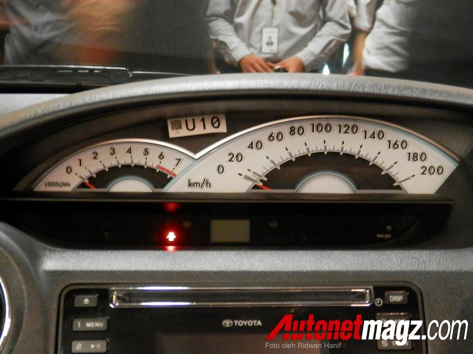 Mobil Baru, Speedometer Toyota Etios: Launching Toyota Etios Valco DIbanjiri Calon Pembeli