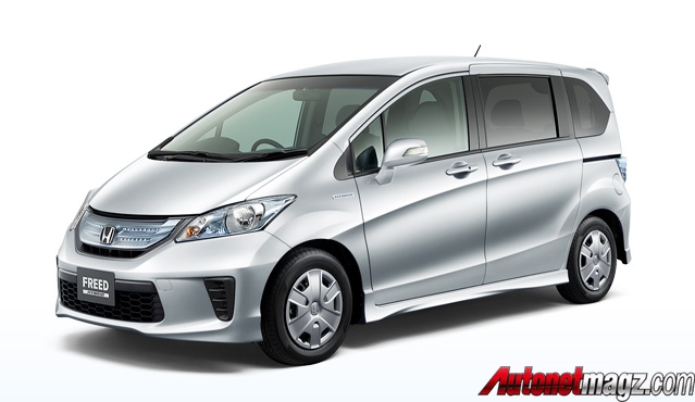 Honda, Honda Freed Hybrid silver: Honda Freed Hybrid Hadir di Jepang