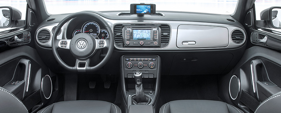 Berita, Interior Dashboard Volkswagen iBeetle: Kerjasama Volkswagen dan Apple Melahirkan VW iBeetle