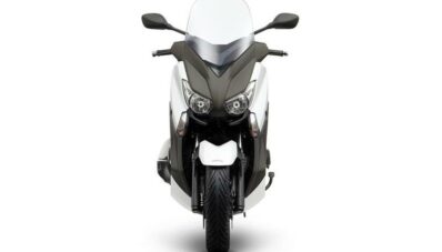 Yamaha X-Max 400, Skuter Futuristik dengan Gaya Sporty Yamaha X-Max 400, Skuter Futuristik dengan Gaya Sporty
