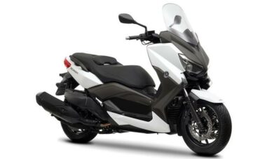 Yamaha X-Max 400, Skuter Futuristik dengan Gaya Sporty Yamaha X-Max 400, Skuter Futuristik dengan Gaya Sporty