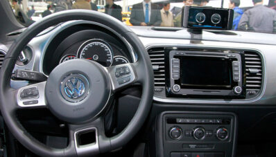 Kerjasama Volkswagen dan Apple Melahirkan VW iBeetle Kerjasama Volkswagen dan Apple Melahirkan VW iBeetle