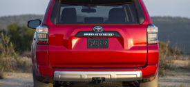 2014-Toyota-4Runner-Rear-Angle