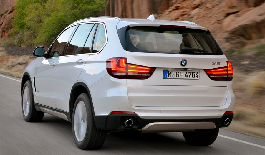 BMW, BMW X-5 2013 buntut: BMW X5 2013 : Mirip BMW Seri 3!