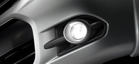 Ford Everest Facelift 2013 headlight