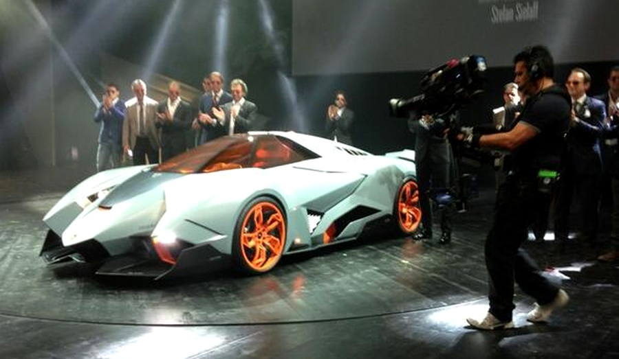 International, Lamborghini Egoista debut: Lamborghini Egoista Concept : Supercar Untuk Para Jomblo