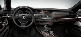 New BMW Seri 5 Facelift rear entertainment