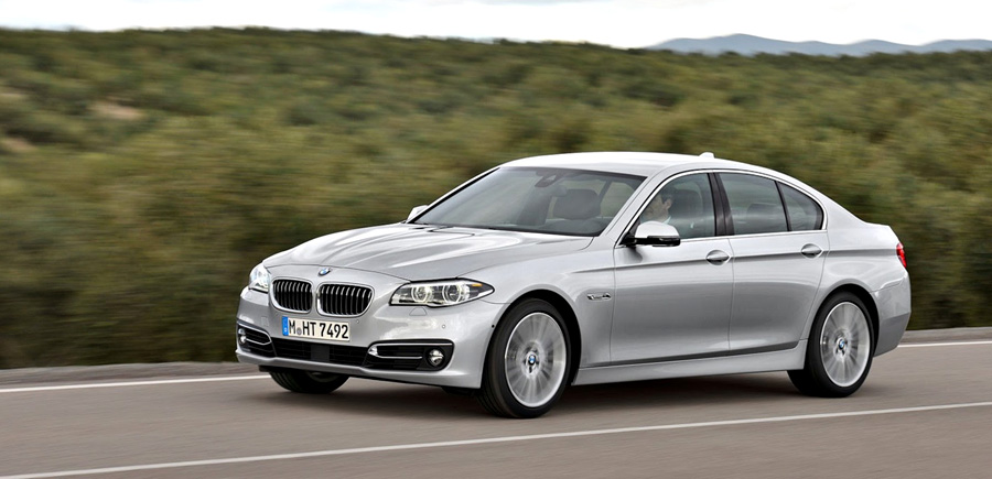 BMW, New BMW Seri 5 Facelift driving: New BMW Seri 5 Facelift 2013 : Nyaris Tidak Ada Bedanya!