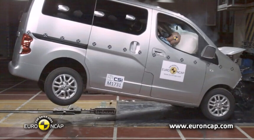 Hasil Crash Test Nissan Evalia Mengecewakan! Hasil Crash Test Nissan Evalia Mengecewakan!