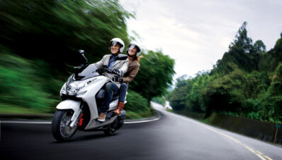 Yamaha SMax 155 Injeksi : Saingan Berat Honda PCX 150! Yamaha SMax 155 Injeksi : Saingan Berat Honda PCX 150!