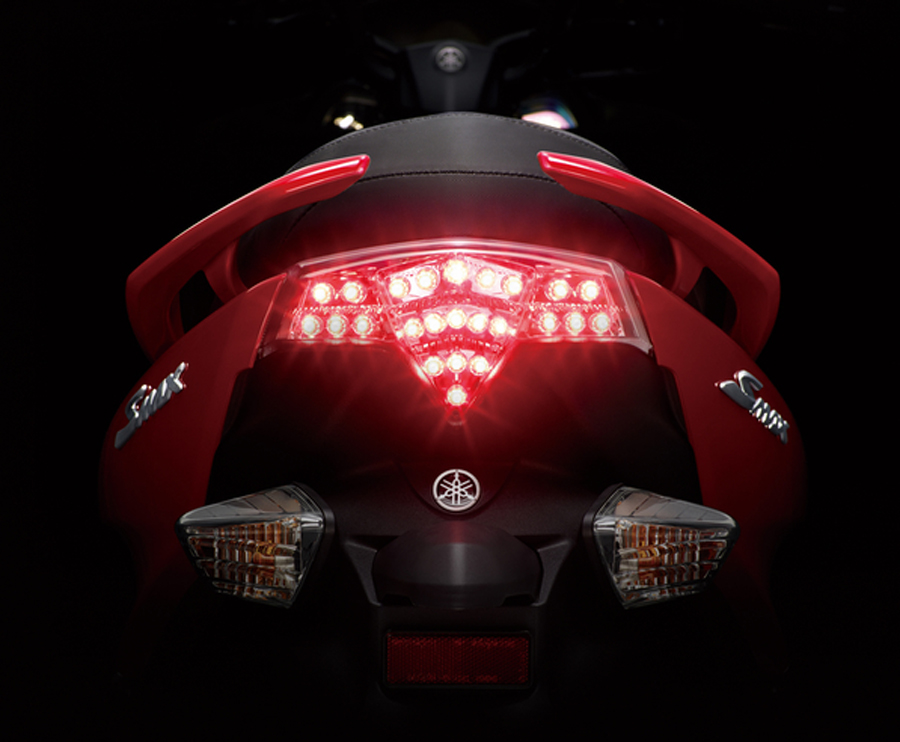 International, Yamaha S-Max 155 lampu belakang: Yamaha SMax 155 Injeksi : Saingan Berat Honda PCX 150!