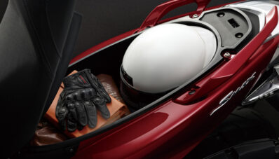 Yamaha SMax 155 Injeksi : Saingan Berat Honda PCX 150! Yamaha SMax 155 Injeksi : Saingan Berat Honda PCX 150!