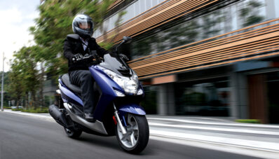 Yamaha SMax 155 Injeksi : Saingan Berat Honda PCX 150! Yamaha SMax 155 Injeksi : Saingan Berat Honda PCX 150!