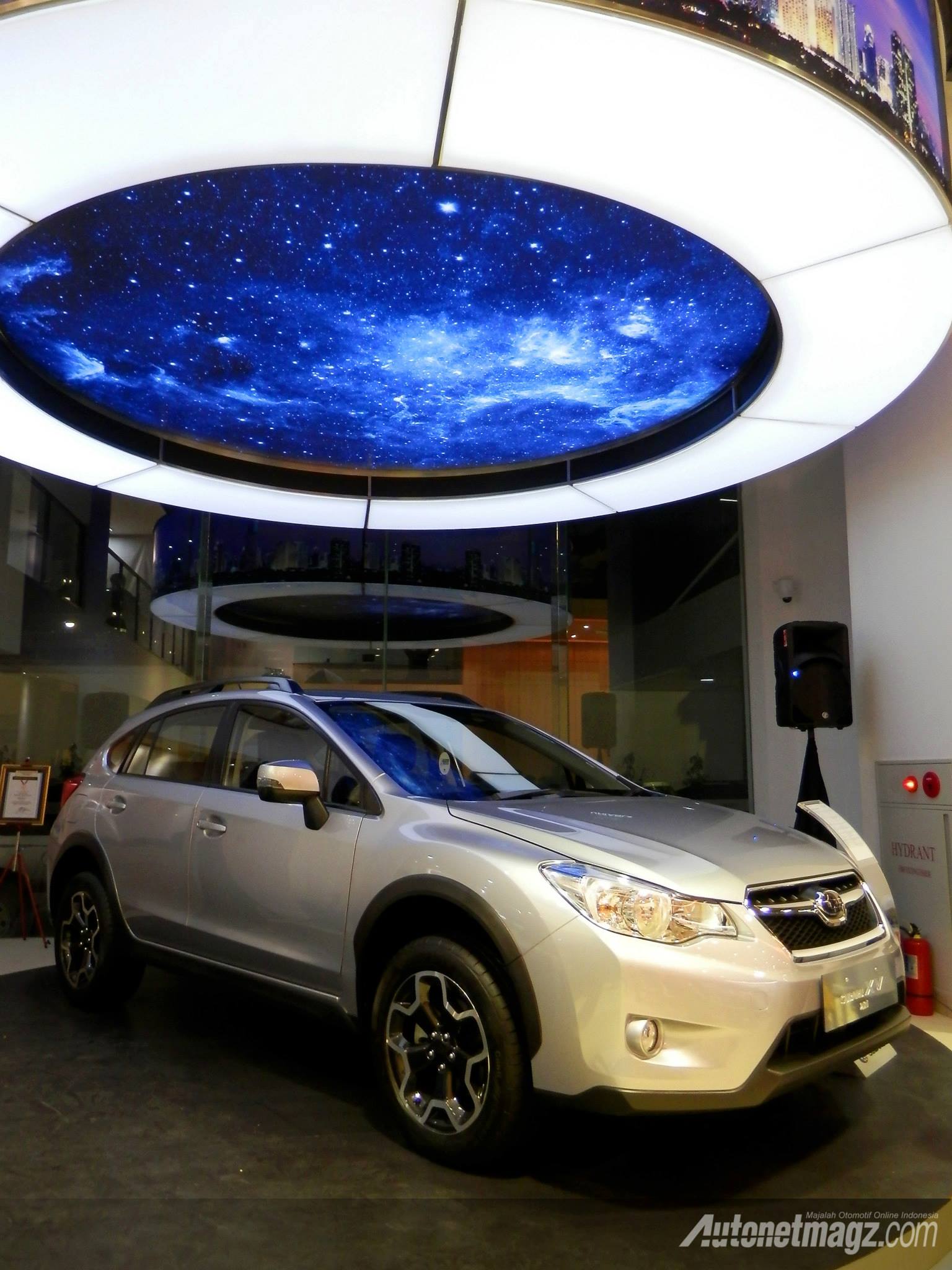 Berita, Subaru XV di salah satu sudut Showroom Subaru Pondok Indah: Kantor Pusat Subaru Indonesia Resmi Dibuka